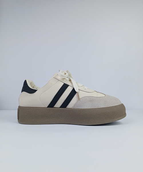 Preloved Two-Stripe Retro Sneakers – Off-White & Black - Image 3