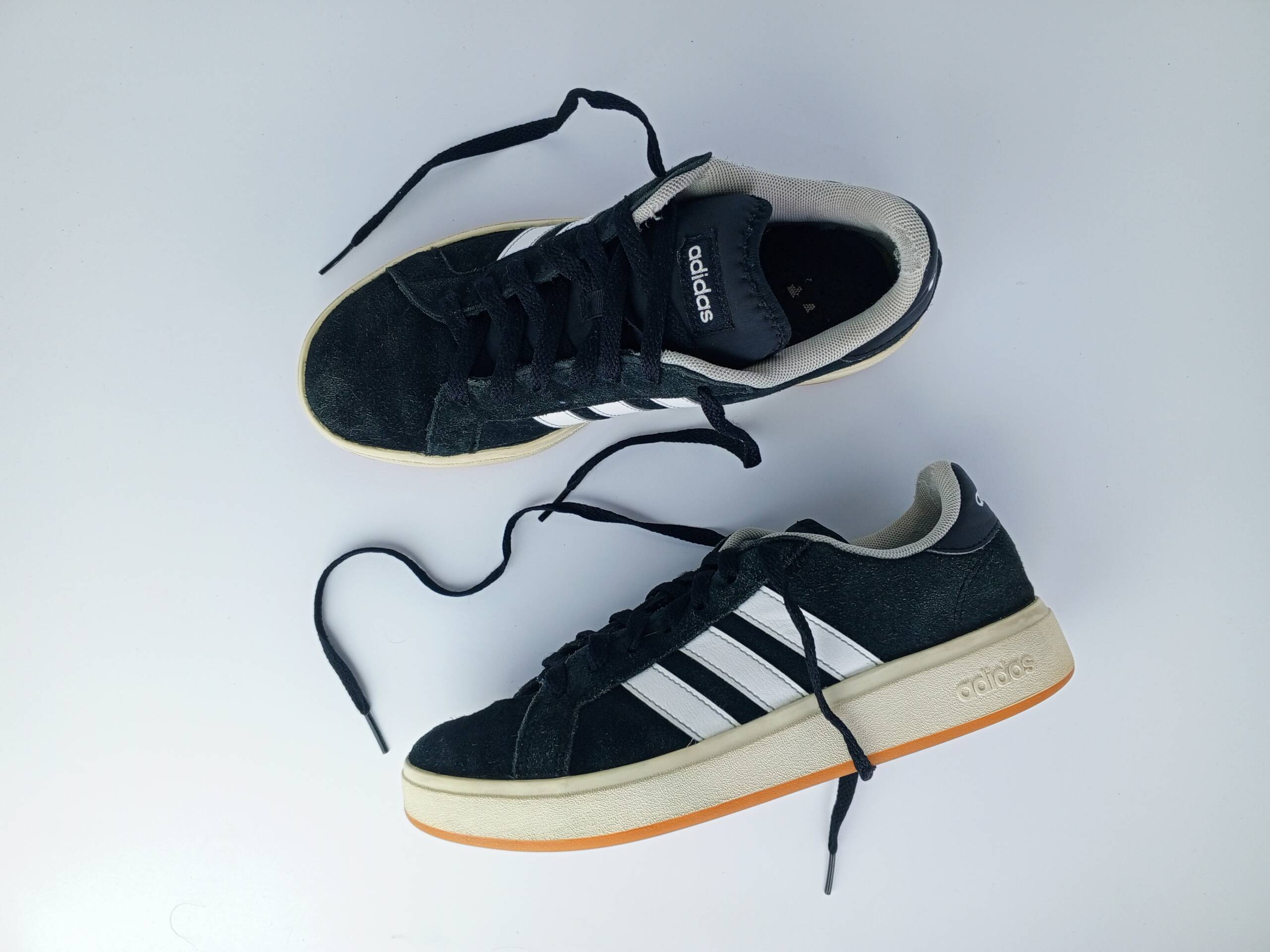 Preloved Adidas Grand Court 00s Sneakers – Black Suede - Image 7
