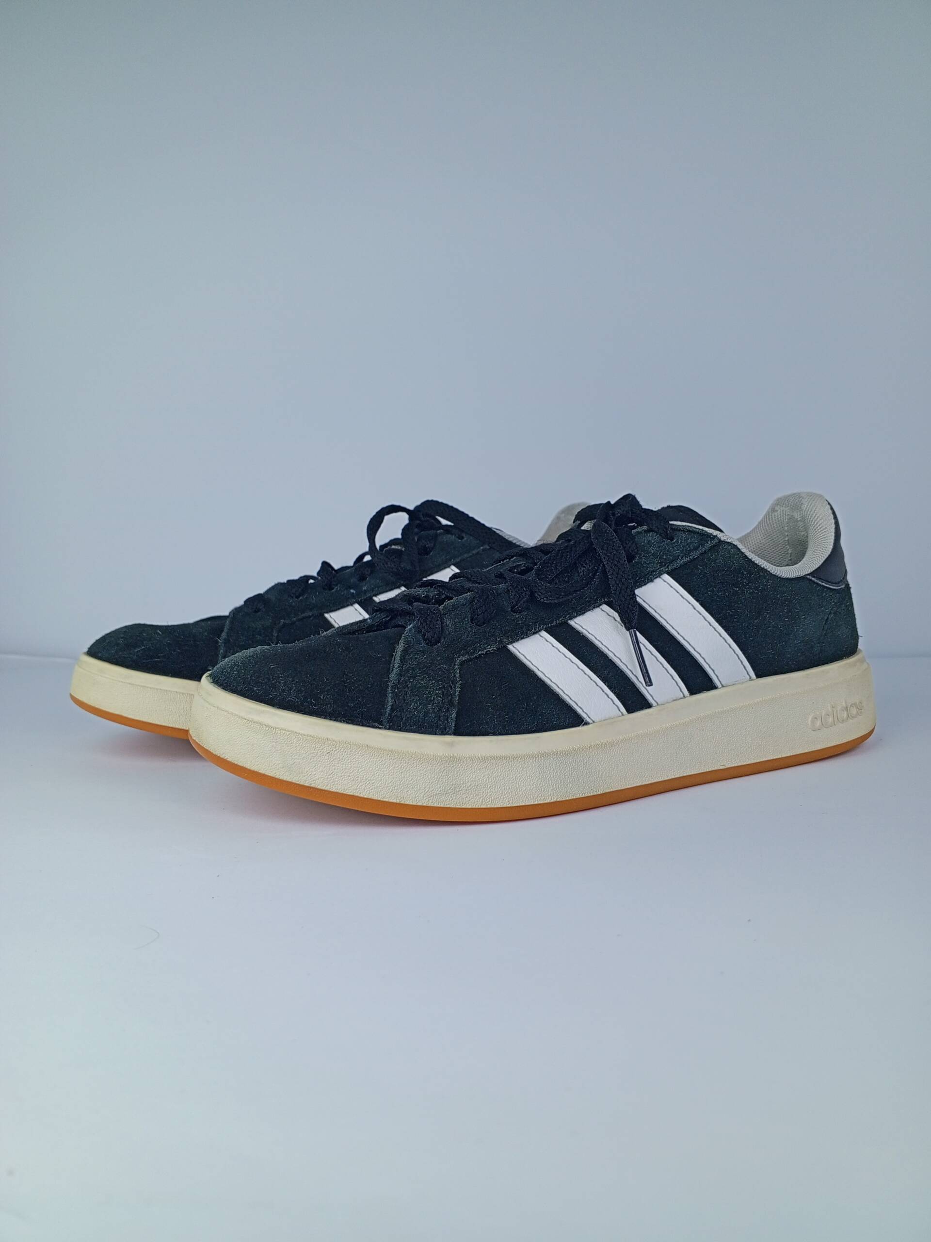 Preloved Adidas Grand Court 00s Sneakers – Black Suede - Image 3