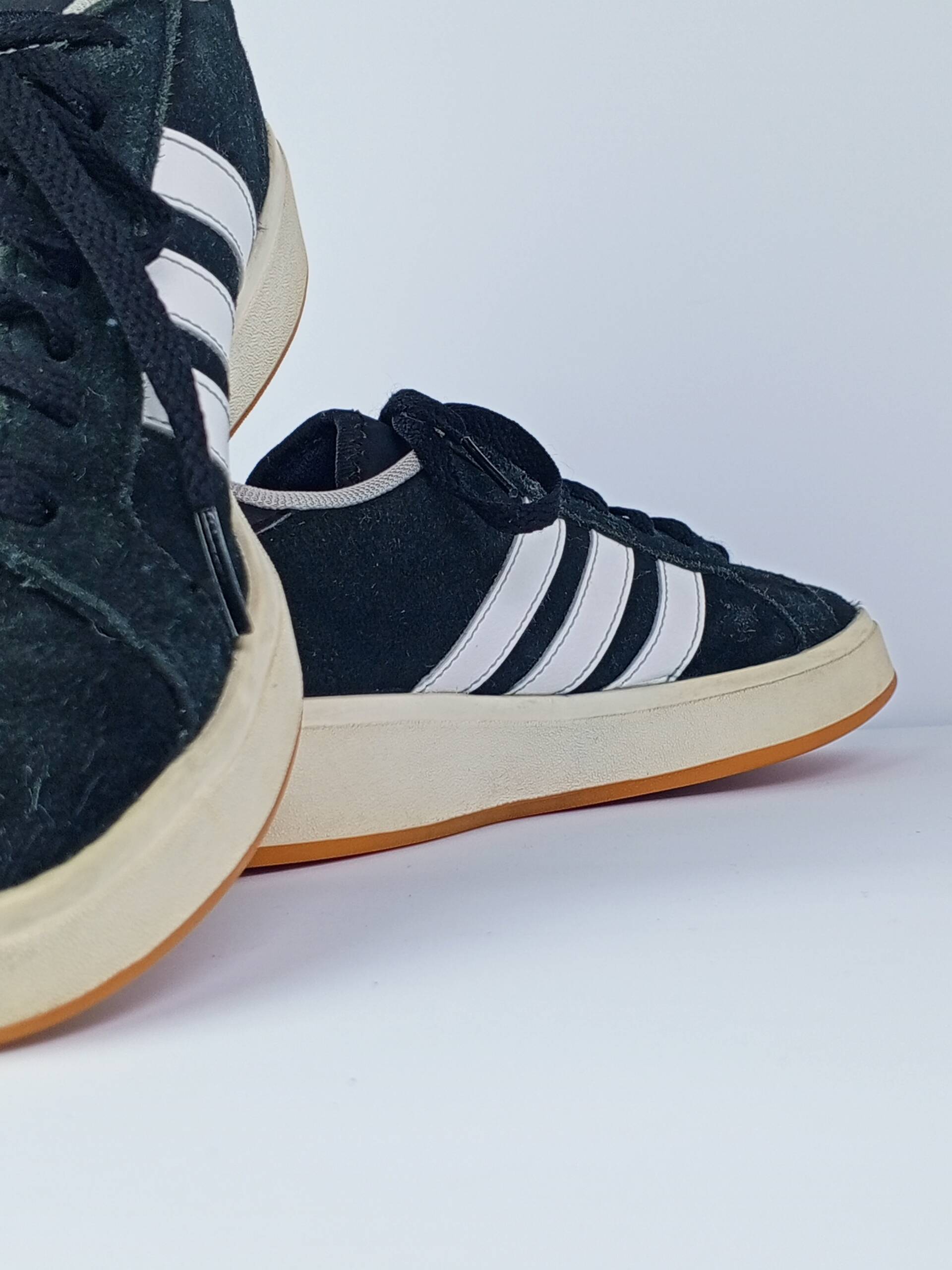 Preloved Adidas Grand Court 00s Sneakers – Black Suede - Image 2