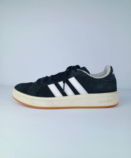 Preloved Adidas Grand Court 00s Sneakers – Black Suede