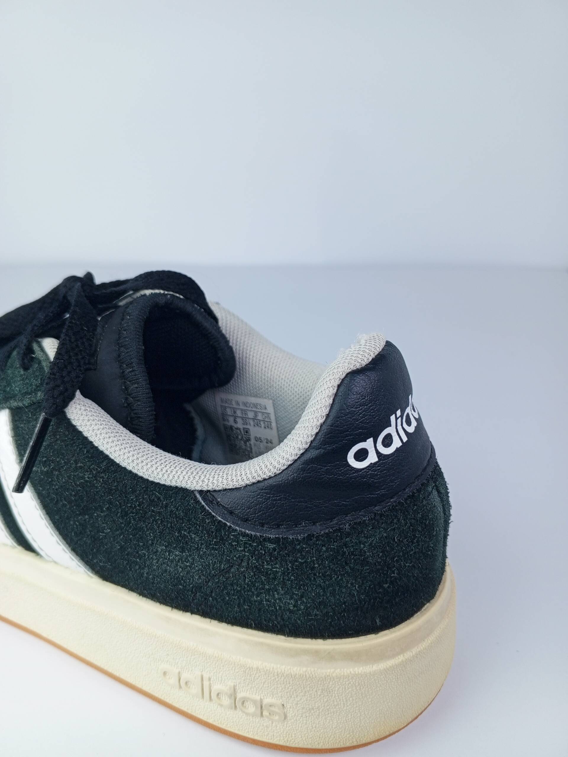 Preloved Adidas Grand Court 00s Sneakers – Black Suede - Image 4